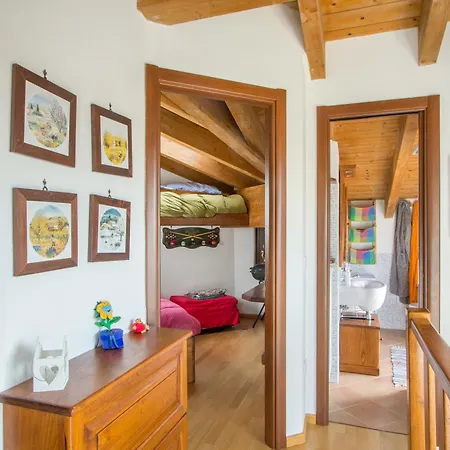 Accogliente Su 2 Piani Apartment Rocca di Mezzo