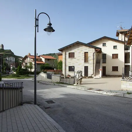 Accogliente Su 2 Piani Apartment Rocca di Mezzo